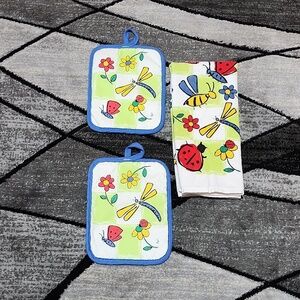 VINTAGE CECIL SAYDAH SPRING SUMMER KITCHEN TOWEL & 2 POT HOLDERS BUNDLE